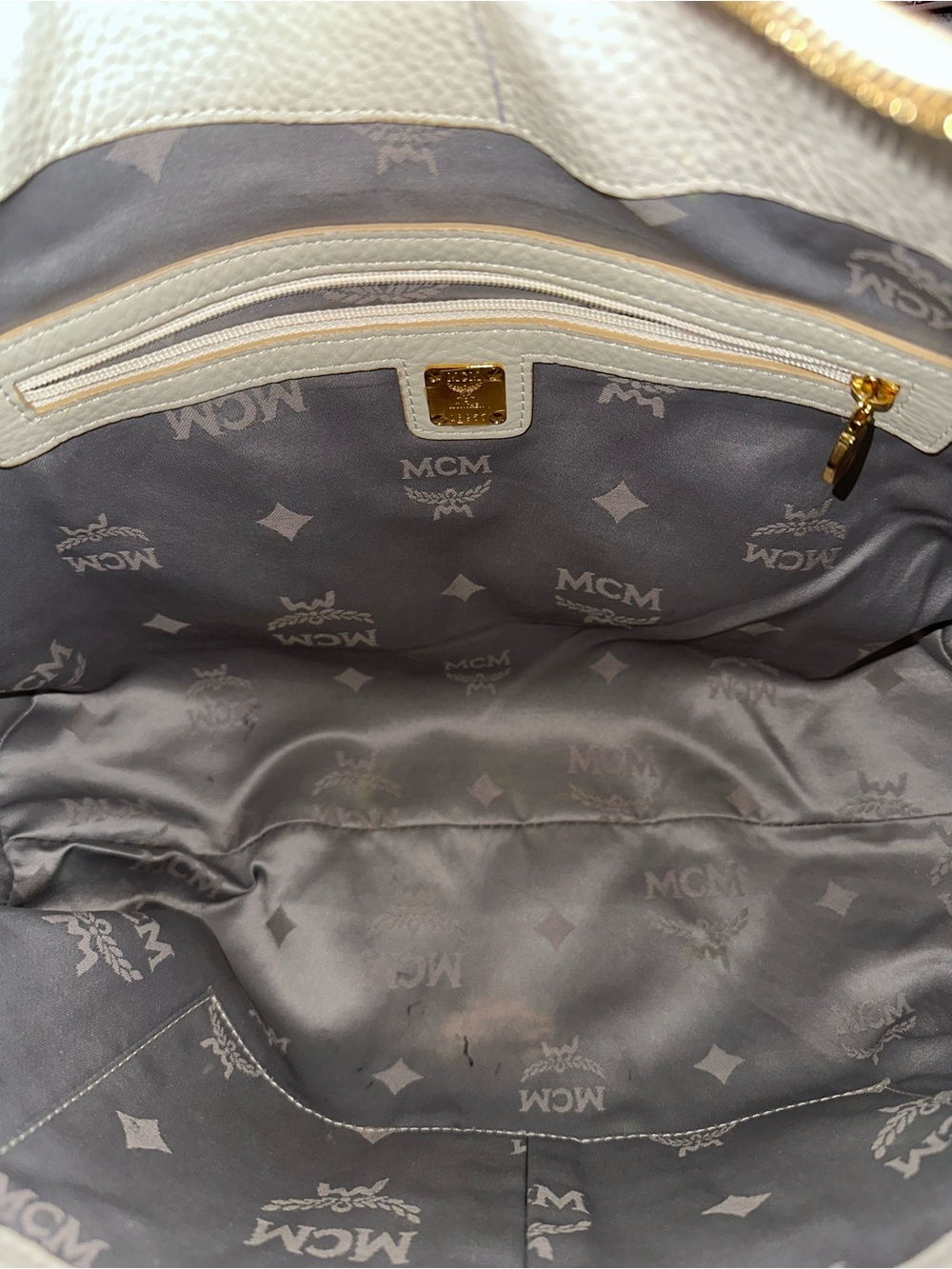 Vintage White Pebbled Leather MCM Hobo Shoulder Bag Gold Hardware - Picture 12 of 16